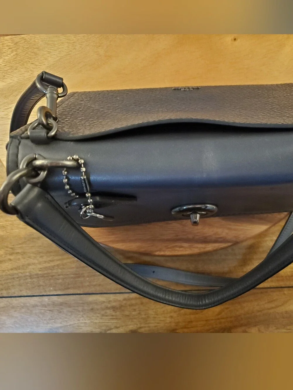 COACH FAYE CARRYALL 2WAY BAG IN GREAT GENTLY USED CONDITION!